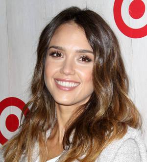 Jessica Alba launches heart necklaces for Bono's charity