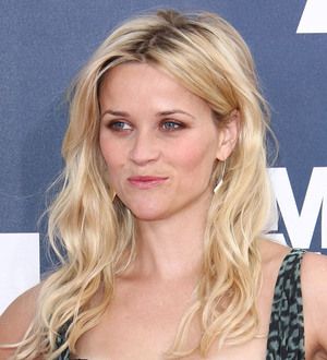 Reese Witherspoon recovering at home after car accident