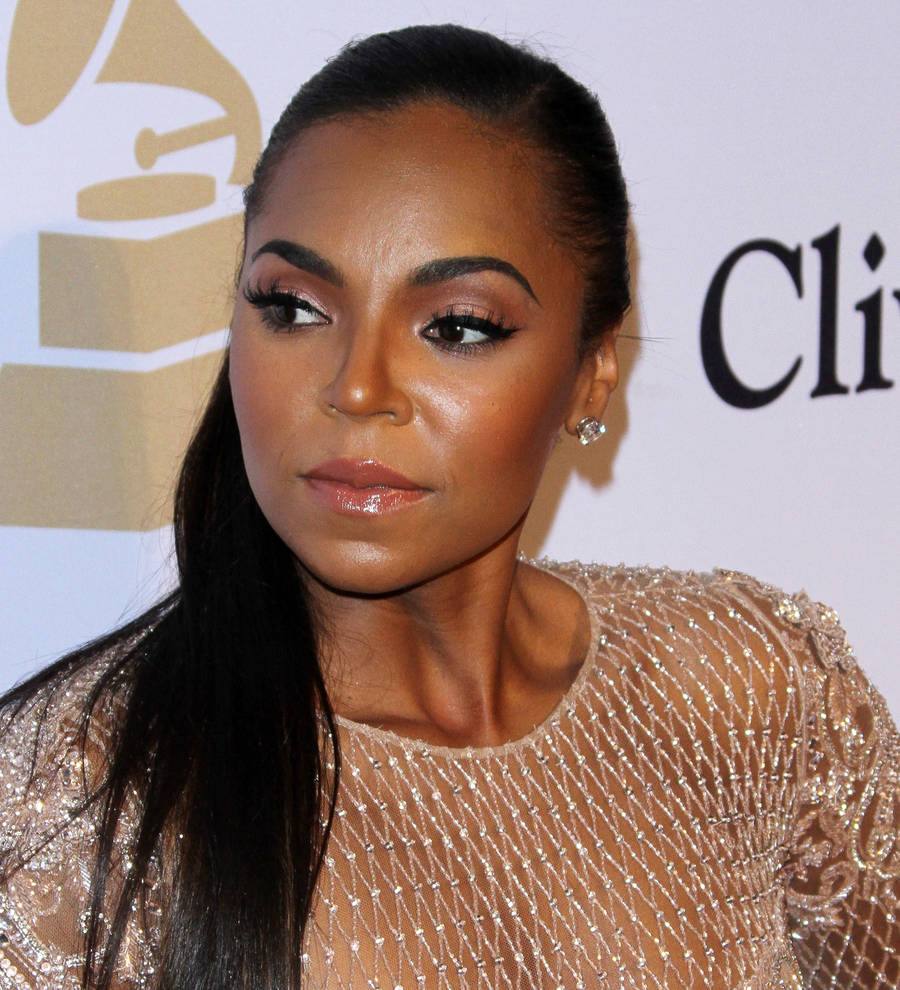 Ashanti denies romance with stalker