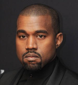 Kanye West urges Beck to hand Grammy to Beyonce