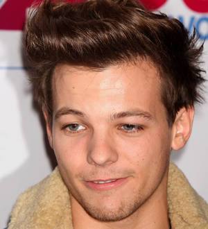 Louis Tomlinson signs deal with soccer squad Doncaster Rovers