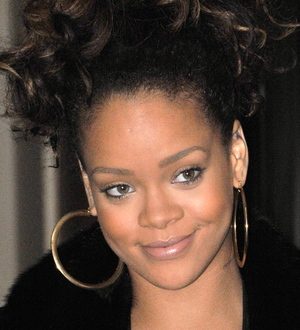 Sick Rihanna cancels second Swedish show