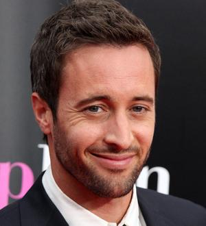 Alex O'Loughlin enters rehab