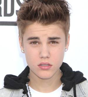 Justin Bieber performs free show for 300,000 Mexican fans