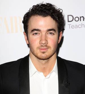 Kevin Jonas turns contractor for Real Housewives star