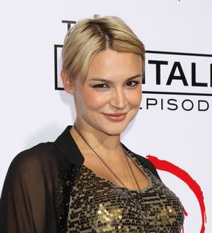 Samaire Armstrong becomes first-time mom