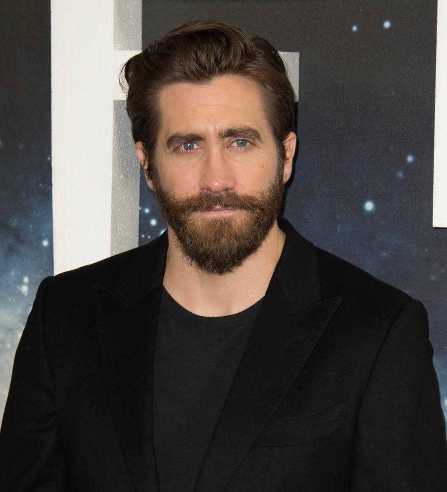 Jake Gyllenhaal refuses to discuss Taylor Swift romance in awkward interview