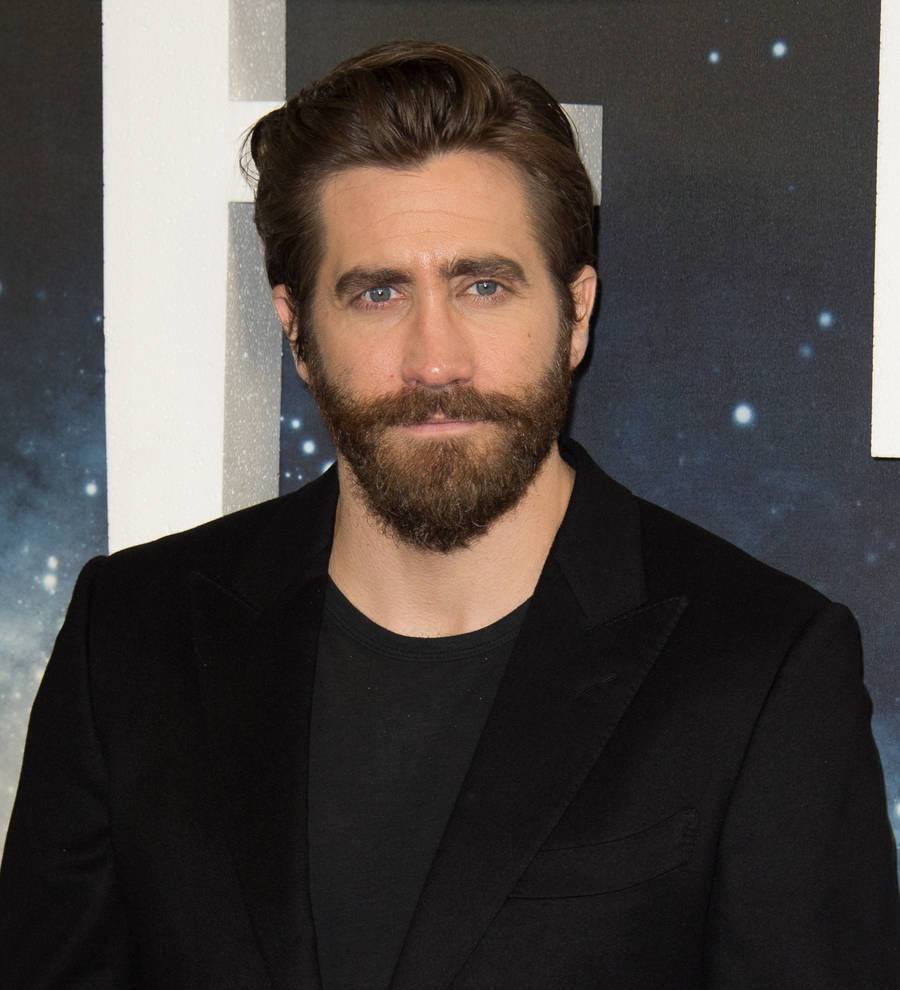 Jake Gyllenhaal refuses to discuss Taylor Swift romance in awkward interview