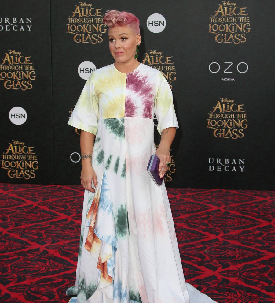 Pink urges Taylor Swift and Katy Perry to end feud