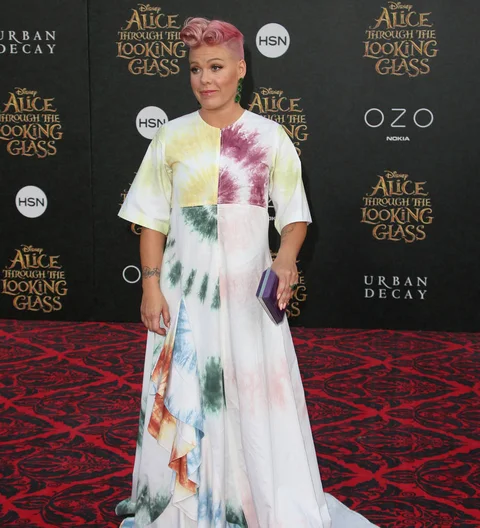 Pink urges Taylor Swift and Katy Perry to end feud