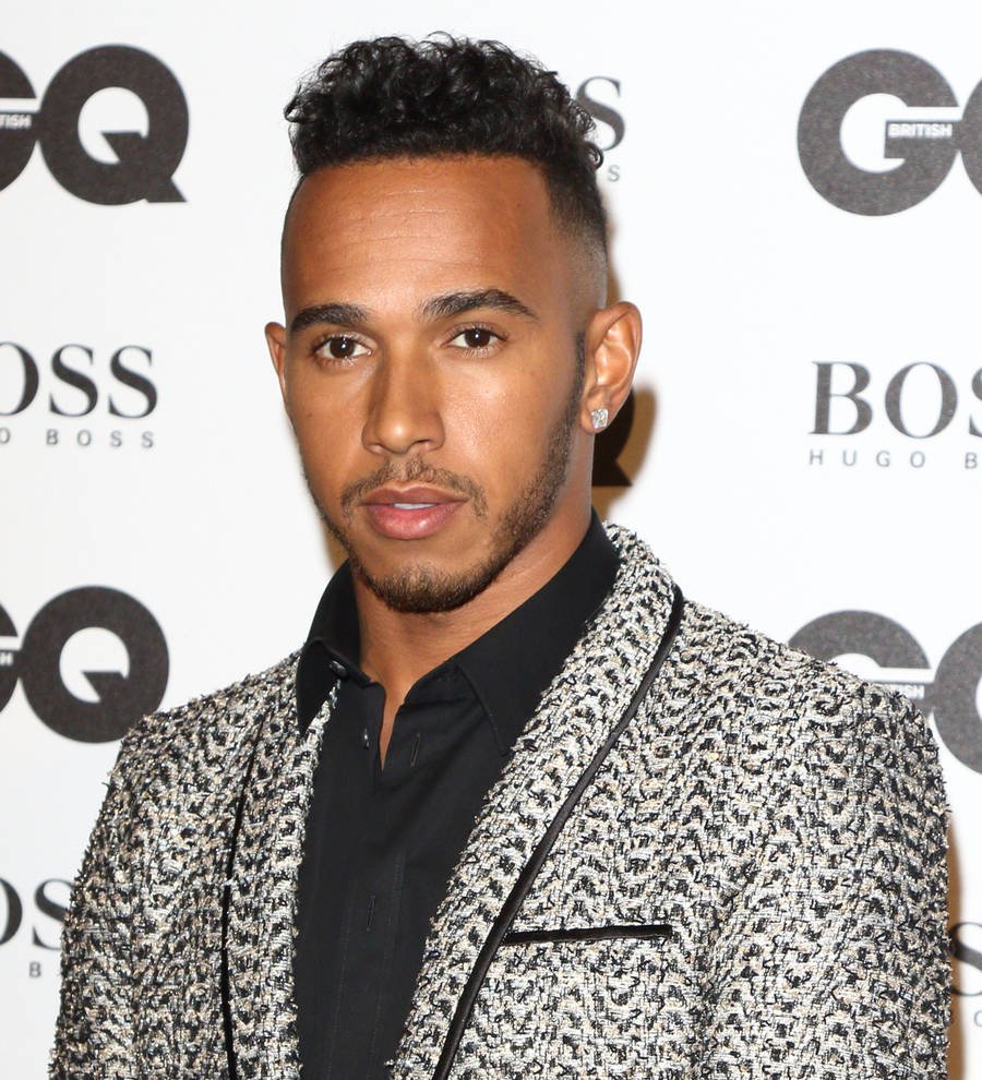 Lewis Hamilton records duet with model girlfriend