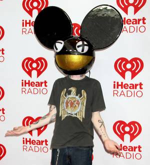 Deadmau5 struggles with power problem during Governors Ball set