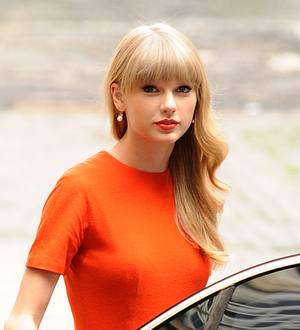 Taylor Swift baked apple pie for Ed Sheeran