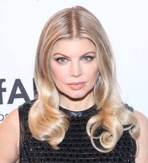 Fergie unveils wine label plans