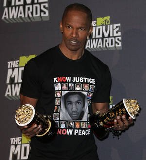 Jamie Foxx in talks for Annie