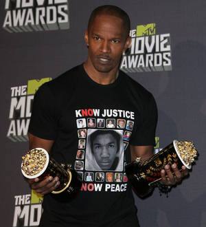 Jamie Foxx in talks for Annie