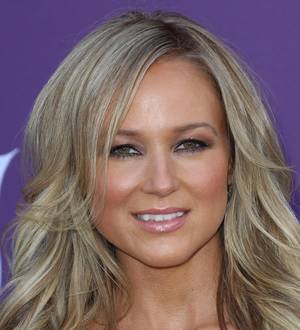 Jewel stays slim by eating like Jesus