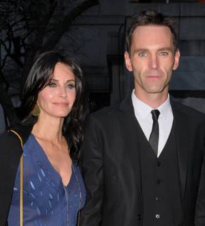 Courteney Cox denies engagement rumors