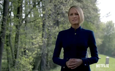 Robin Wright Ready To Take Charge of "House of Cards" Final Term!