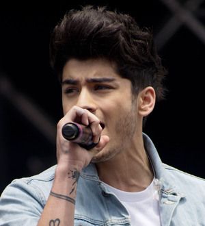 One Direction star Zayn Malik hospitalized after VMAs