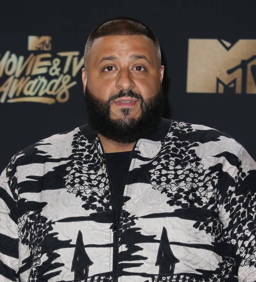 DJ Khaled crashes students' graduation ceremony