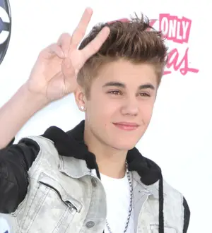 Justin Bieber 'graduates' on Ellen DeGeneres Show