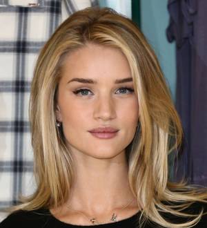 Rosie Huntington-Whiteley gets stood up by Rihanna