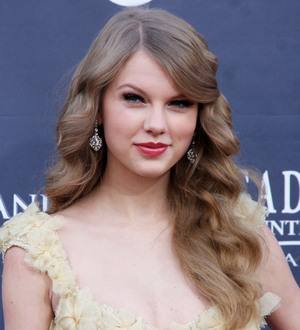 Taylor Swift 'not comfortable' stripping off
