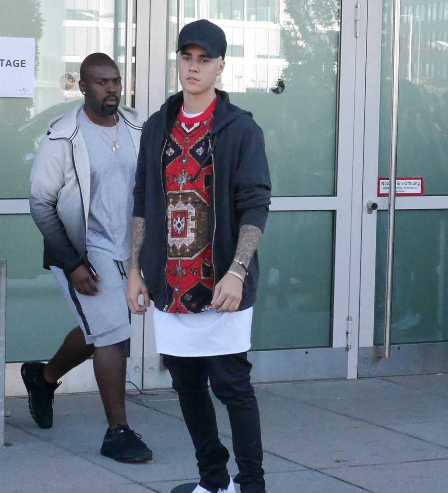 Justin Bieber back on top in the U.K.