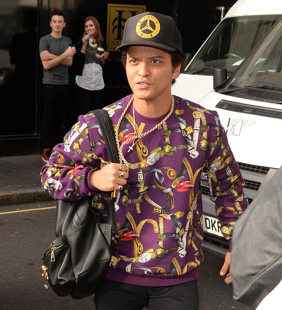 Bruno Mars battling sinus infection on massive tour