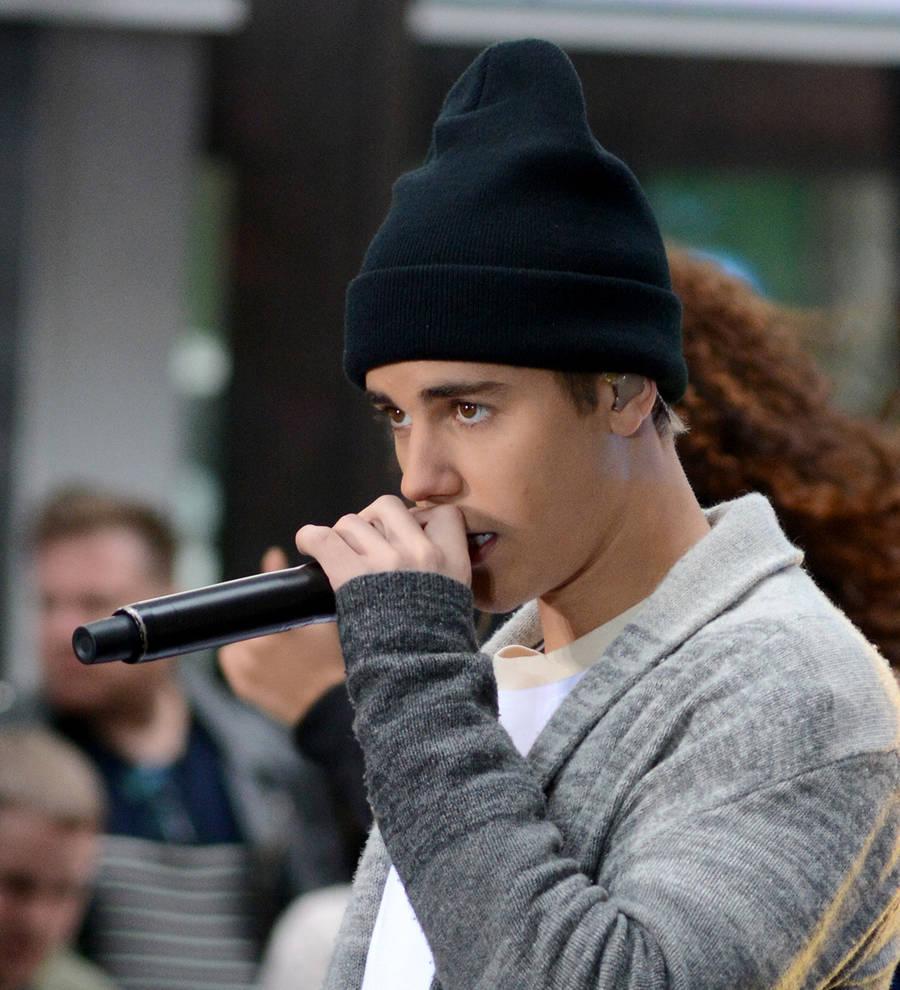 Justin Bieber: 'There's no collaboration with Drake's dad'