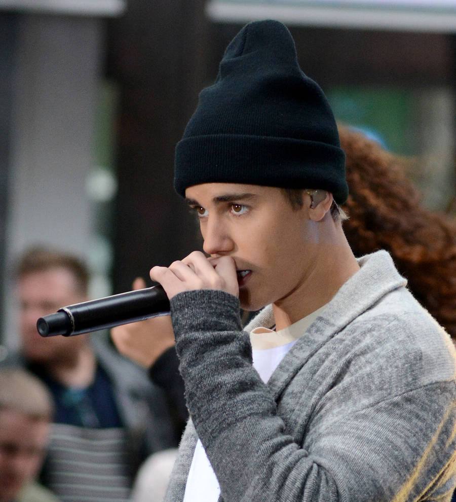 Justin Bieber: 'There's no collaboration with Drake's dad'