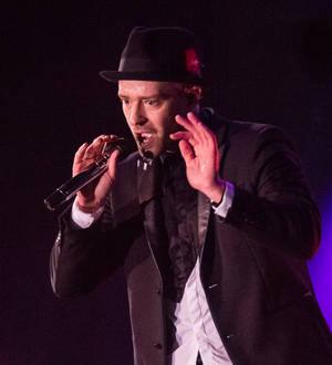 Justin Timberlake douses himself in icy water for charity