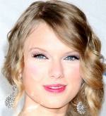 Taylor Swift Edges Out Boyle for America's 2009 Bestseller