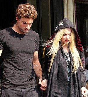 Avril Lavigne opens up about bar scuffle