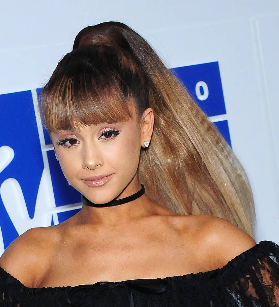 Ariana Grande challenges Ryan Seacrest over relationship questions