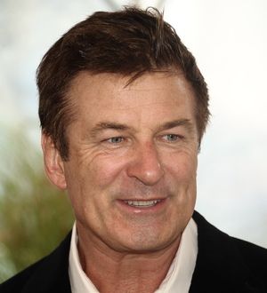 Alec Baldwin boosts NYU students' spirits following Sandy