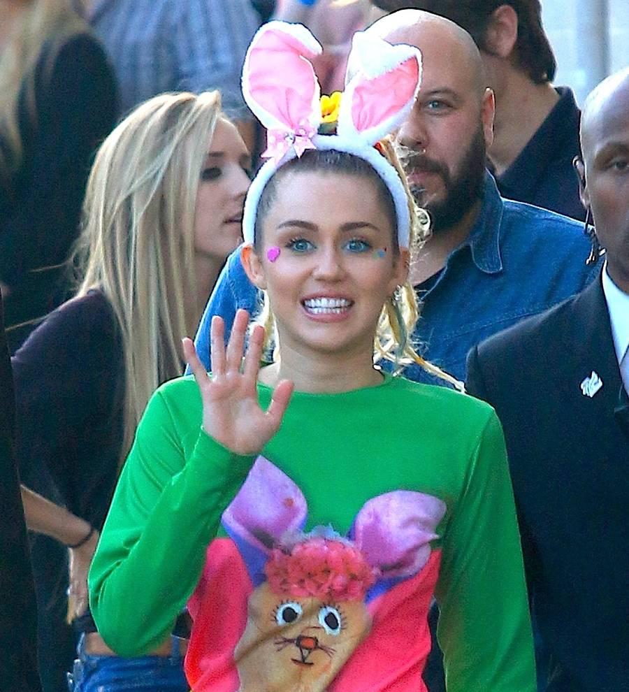 Comedian Dane Cook laughs off Miley Cyrus romance rumors