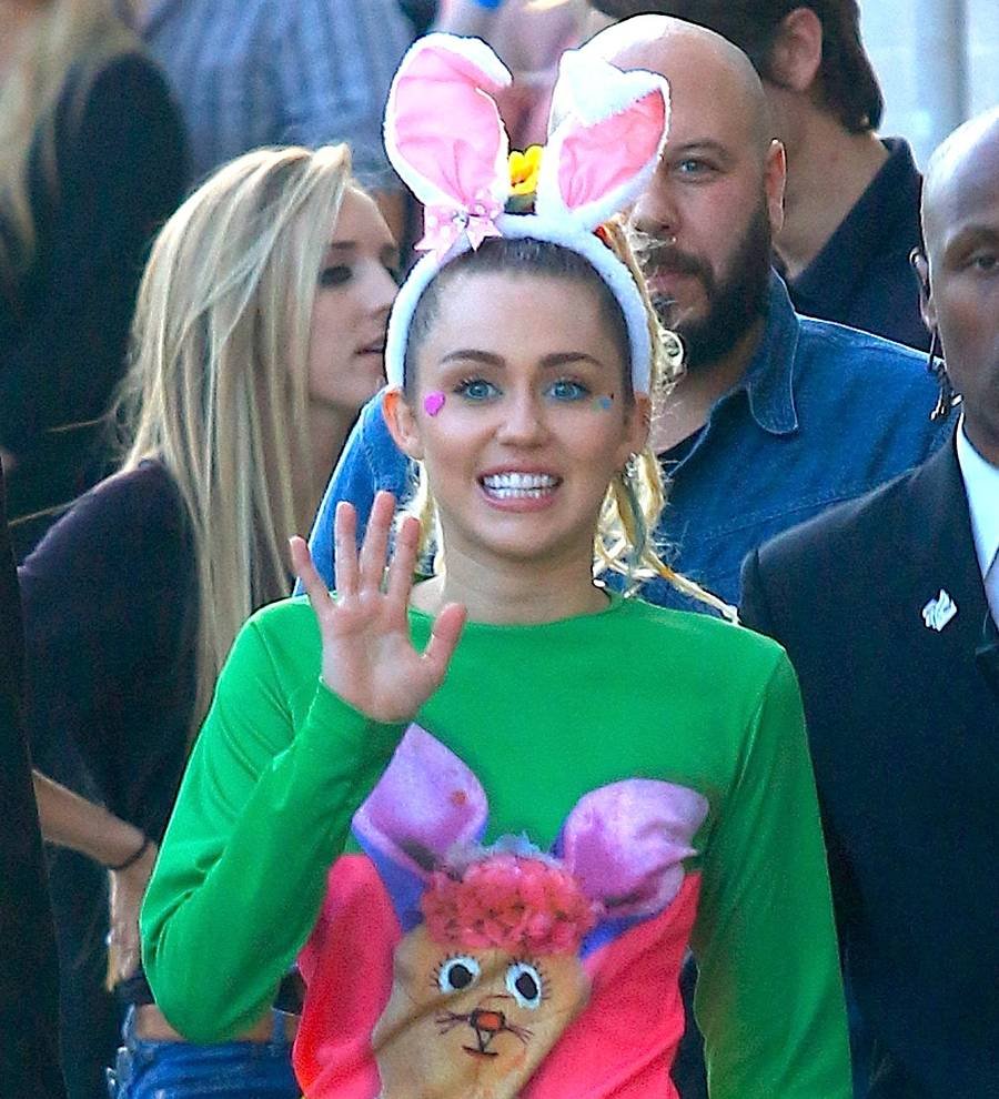 Comedian Dane Cook laughs off Miley Cyrus romance rumors