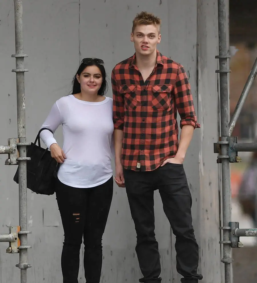 Ariel Winter and Levi Meaden make red carpet debut