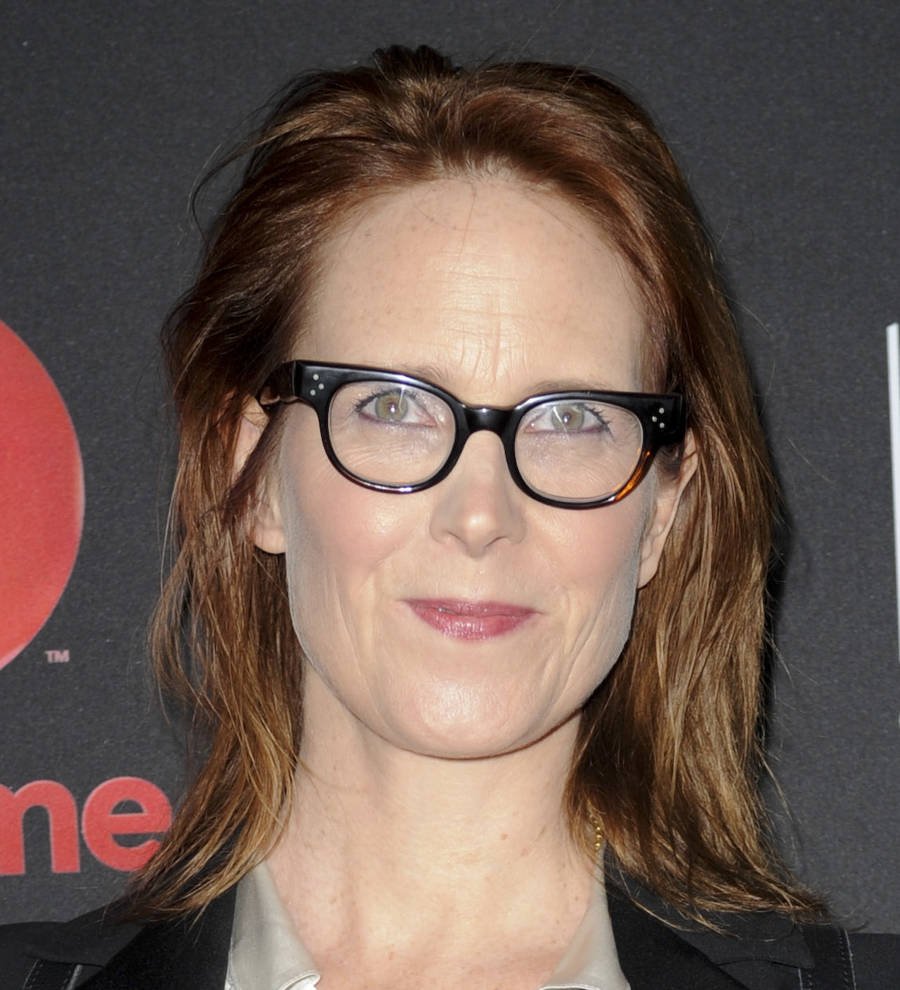 The Girl on the Train screenwriter in talks for Snow White remake