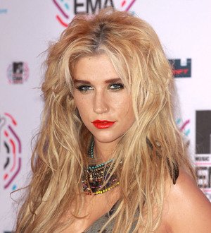Ke$ha and Alice Cooper join forces for stage duet