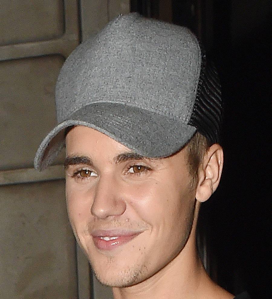 Justin Bieber stages charity gig in Canada