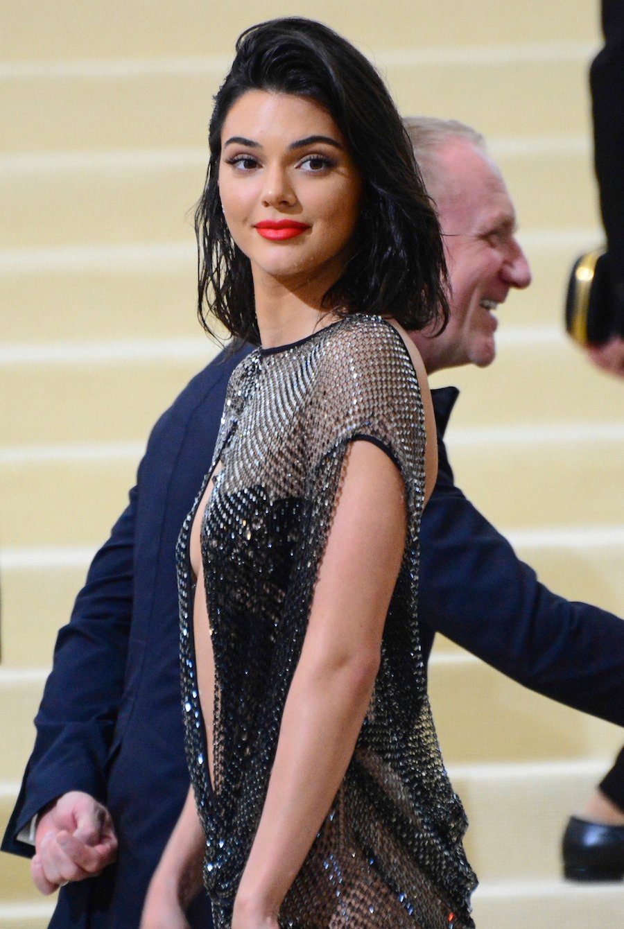 10 Jaw-Dropping Looks From the 2017 Met Gala!