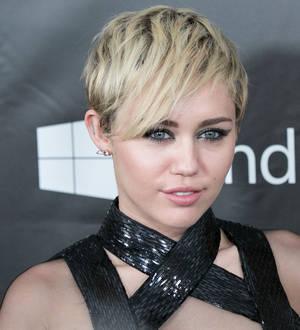 Miley Cyrus undergoes wrist surgery