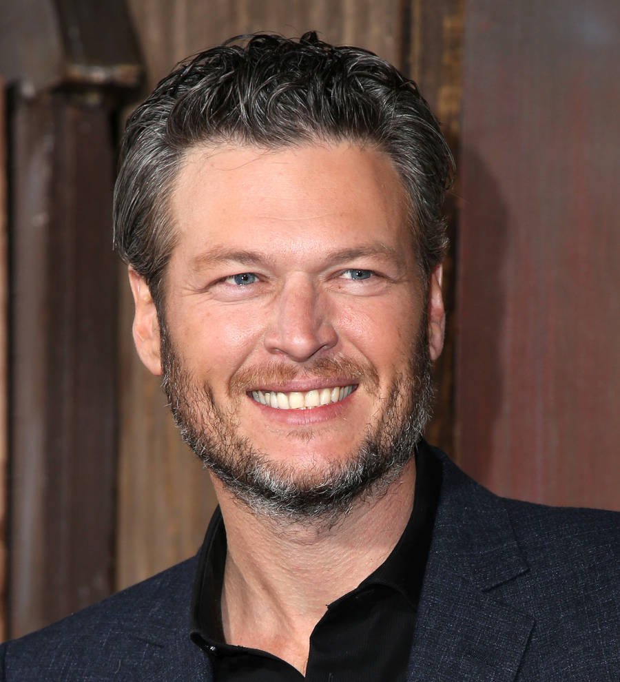 Blake Shelton goes to war with tabloid