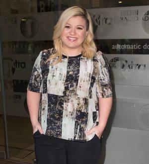 Kelly Clarkson's nanny is a huge fan of her flop American Idol film