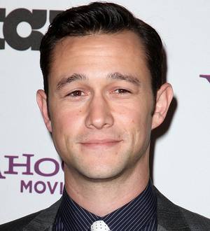 Joseph Gordon-Levitt and Zooey Deschanel duet for fans