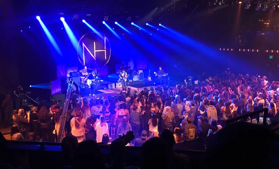 Niall Horan Gets Cozy With Fans For Intimate 'Flicker' Album Release Concert!