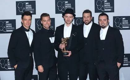 2013 MTV VMAs: A Chronology